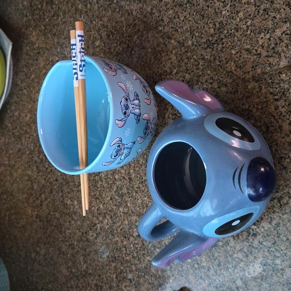 Disney Bundle - Picture 3 of 9
